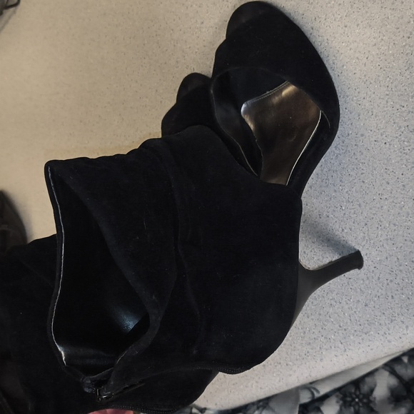 Charlotte Russe Brand Women's Velvet Black Open Toe Ankle Boots - Picture 6 of 8